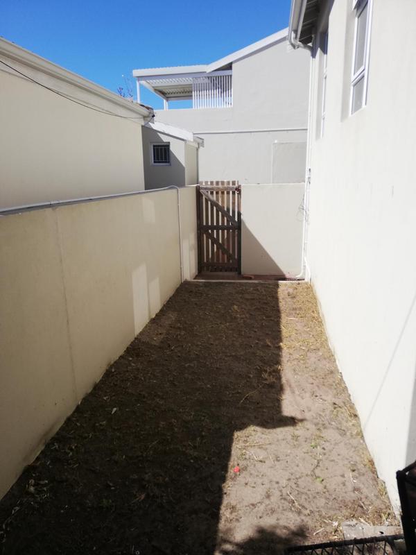 To Let 3 Bedroom Property for Rent in Muizenberg Western Cape